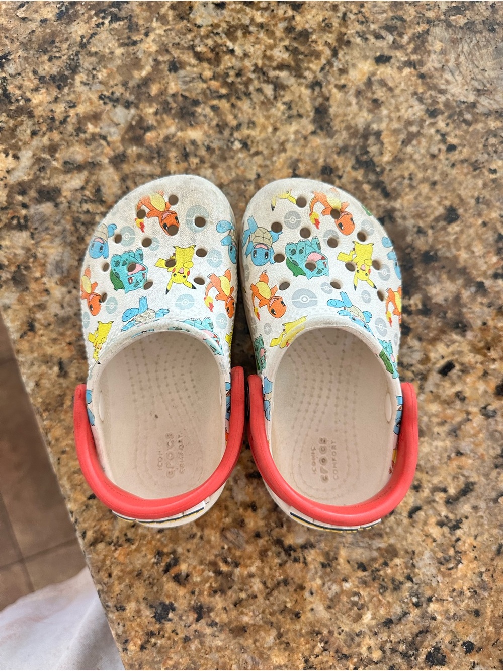 CROCS Kids Pokémon Print Clogs in White with Red Strap